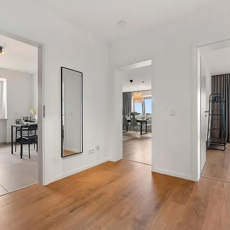 *top* Moderne - Naehe Koeln: Dom, Messe, Flughafen, Lanxess-arena Apartment