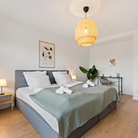 Apartment *top* Moderne - Naehe Koeln: Dom, Messe, Flughafen, Lanxess-arena Bergisch Gladbach