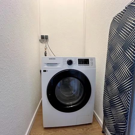 91 Qm Ferienwohnung Bei Koeln Mit Balkon Garage Bad Und Gaeste Wc Fuer Bis Zu 6 Gaeste *