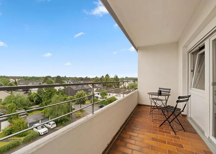 *top* Moderne - Naehe Koeln: Dom, Messe, Flughafen, Lanxess-arena Μπέργκις Γκλάντμπαχ